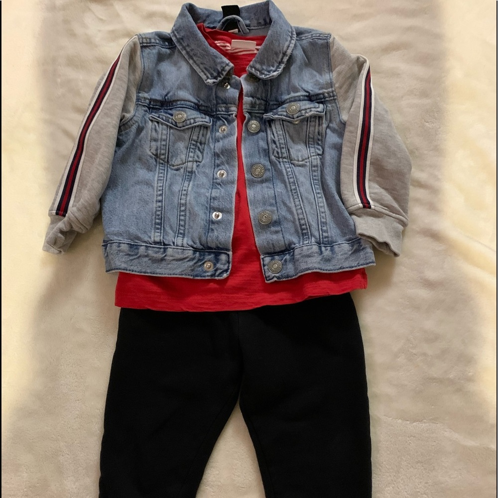 *SOLD* EUC Toddler Outfit with 4 Pieces